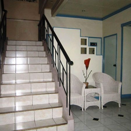 Coastal Inn Dumaguete City Esterno foto
