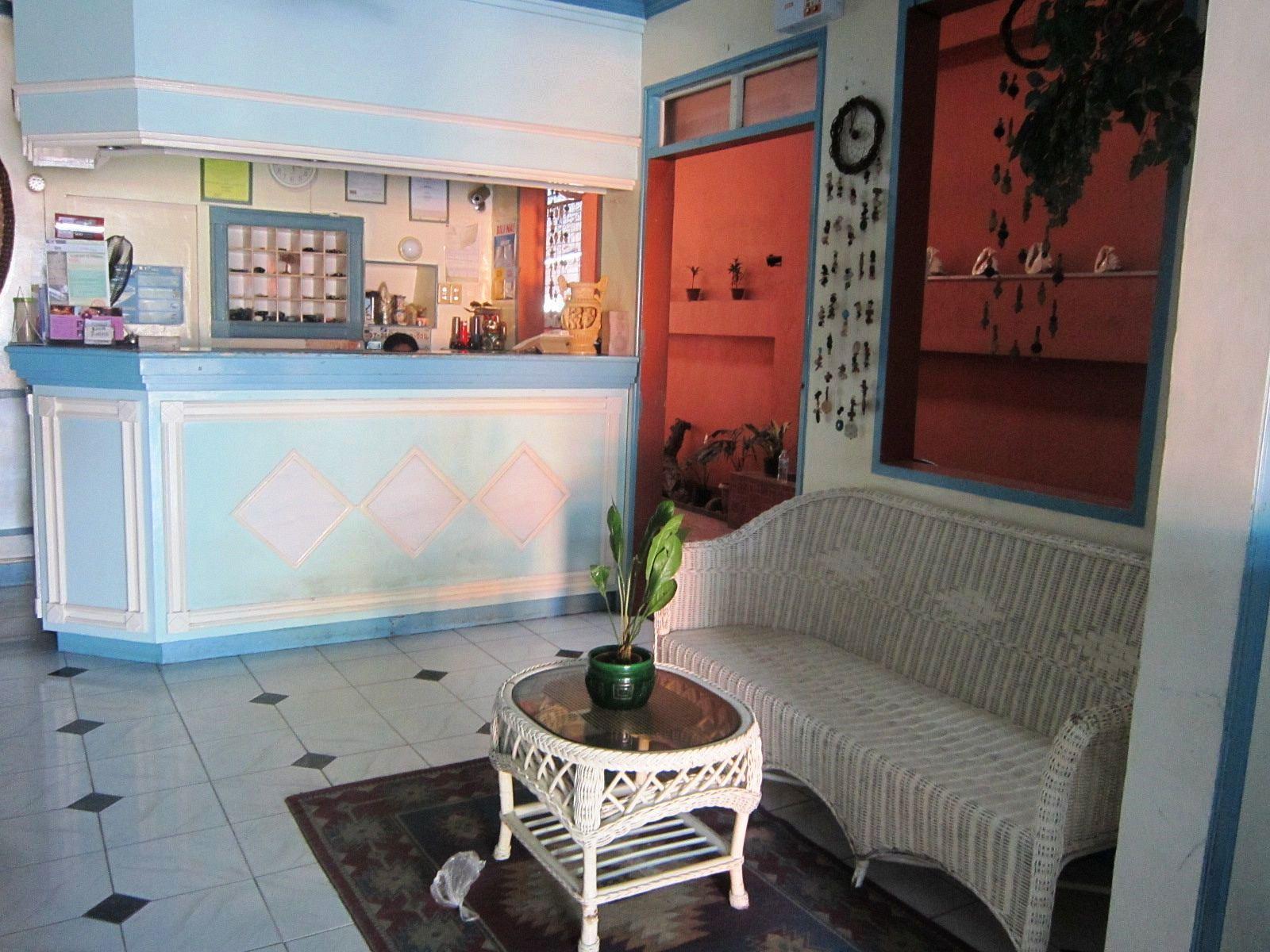 Coastal Inn Dumaguete City Esterno foto
